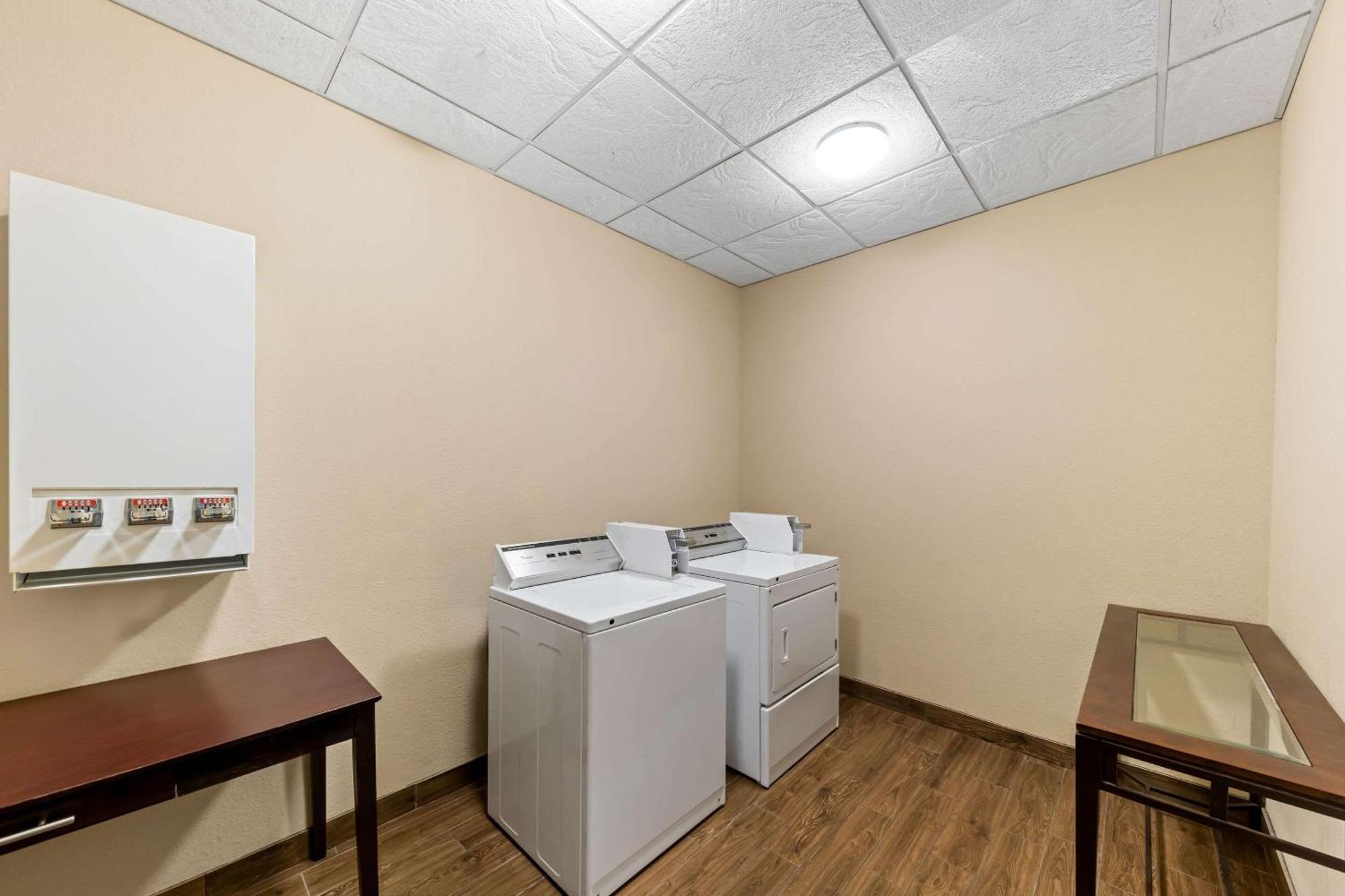 Corinth Comfort Inn & Suites Near Lake Lewisville מראה חיצוני תמונה