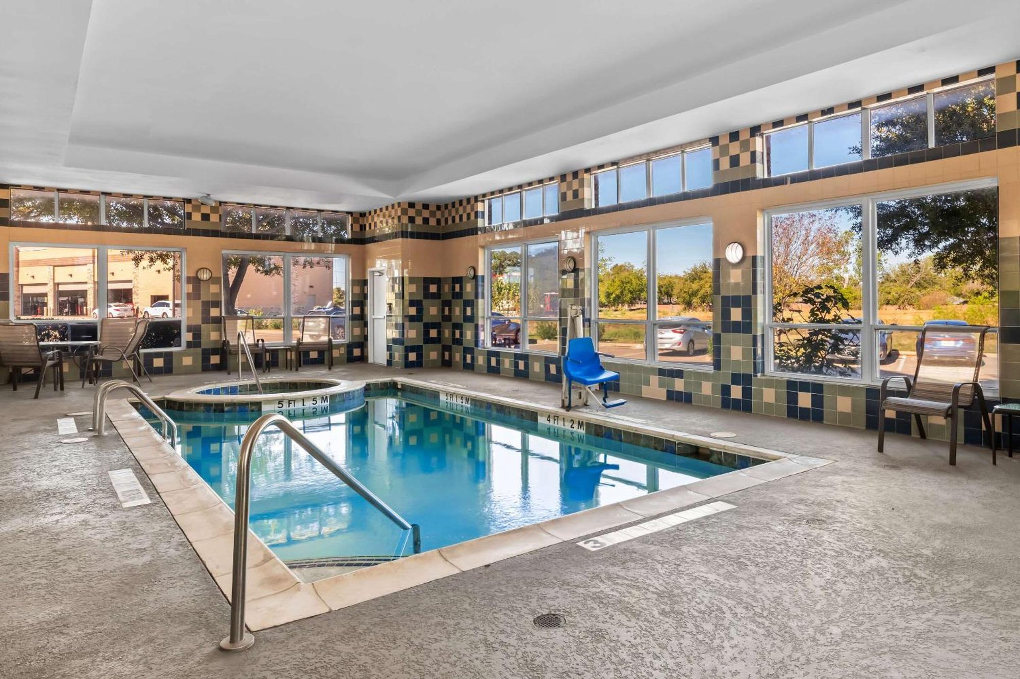 Corinth Comfort Inn & Suites Near Lake Lewisville מראה חיצוני תמונה